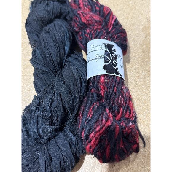 5 Skein Lot Handspun Yarn Mix The Scarlet Wood, Vamp’s Glam, Etc Mixed Fibers - Picture 3 of 5